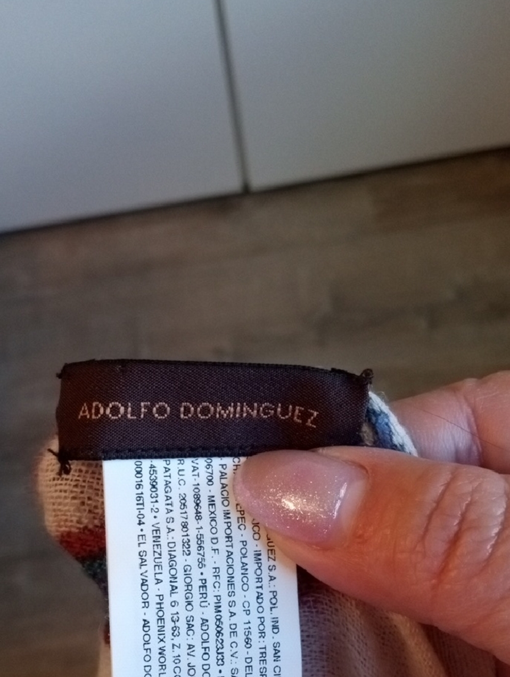 Adolfo Dominguez White Scarf with Red and Blue Paisley Motif - Picture 7 of 7